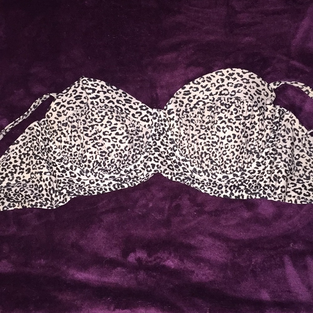 Bathing suits - Picture 4 of 5